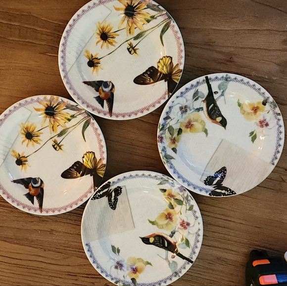 222 Fifth Summerville Fine China set of 4 - Picture 4 of 8